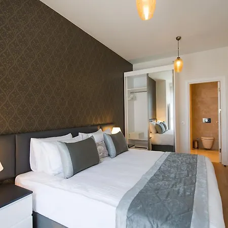Coresh Suites Otel *