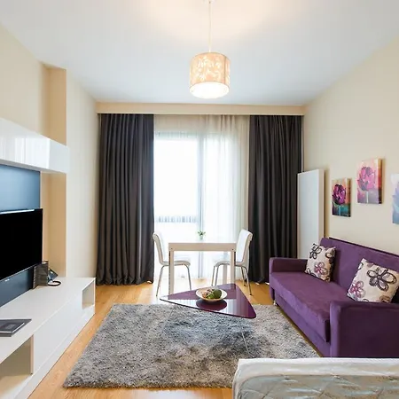 Hotel Coresh Suites *