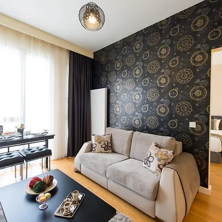 Hotel Coresh Suites *